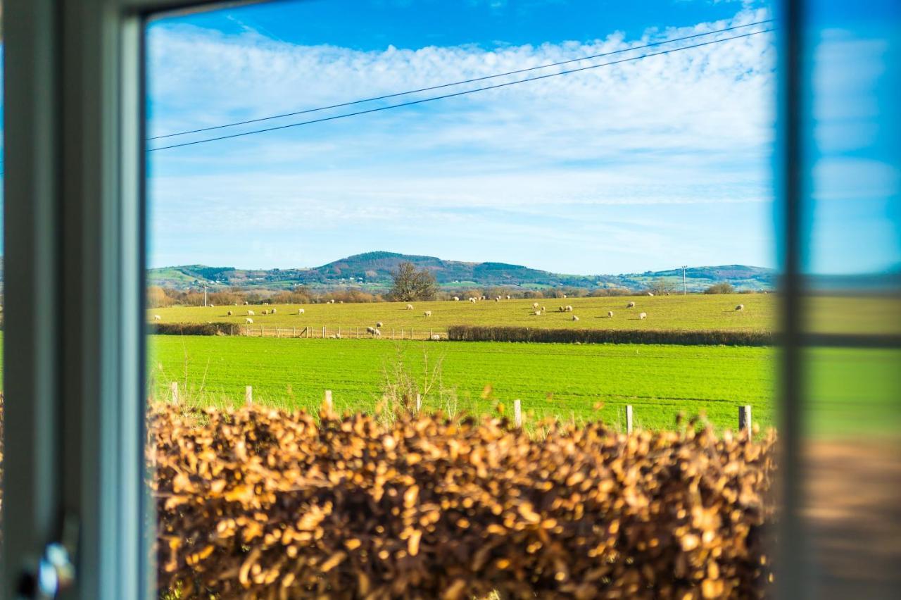 "Woodlands" By Greenstay Serviced Accommodation - Luxury 3 Bed Cottage In North Wales With Stunning Countryside Views & Parking - Close To Glan Clwyd Hospital - The Perfect Choice For Contractors, Business Travellers, Families And Groups Bodelwyddan Экстерьер фото