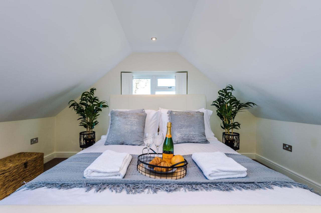 "Woodlands" By Greenstay Serviced Accommodation - Luxury 3 Bed Cottage In North Wales With Stunning Countryside Views & Parking - Close To Glan Clwyd Hospital - The Perfect Choice For Contractors, Business Travellers, Families And Groups Bodelwyddan Экстерьер фото